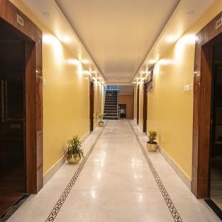 Hotel Aarohi