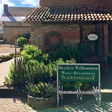 HEINRICHs winery bed & breakfast
