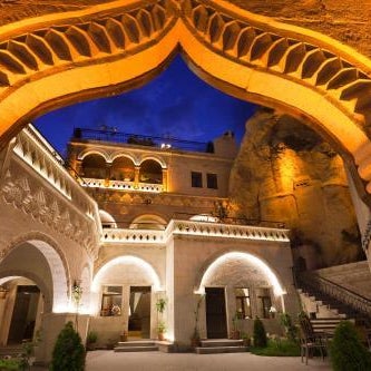Roma Cave Suite