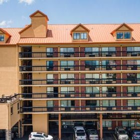 Mountain Vista Inn & Suites - Parkway Thumbnail