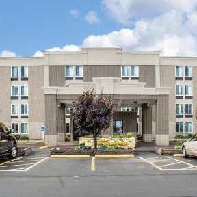 Baymont by Wyndham Scranton Dunmore Thumbnail