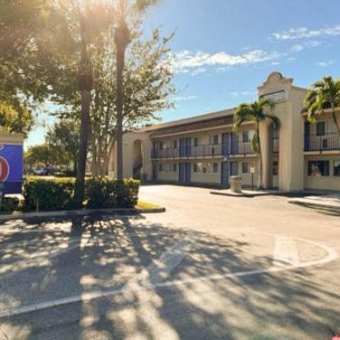 Motel 6 Riviera Beach FL Thumbnail