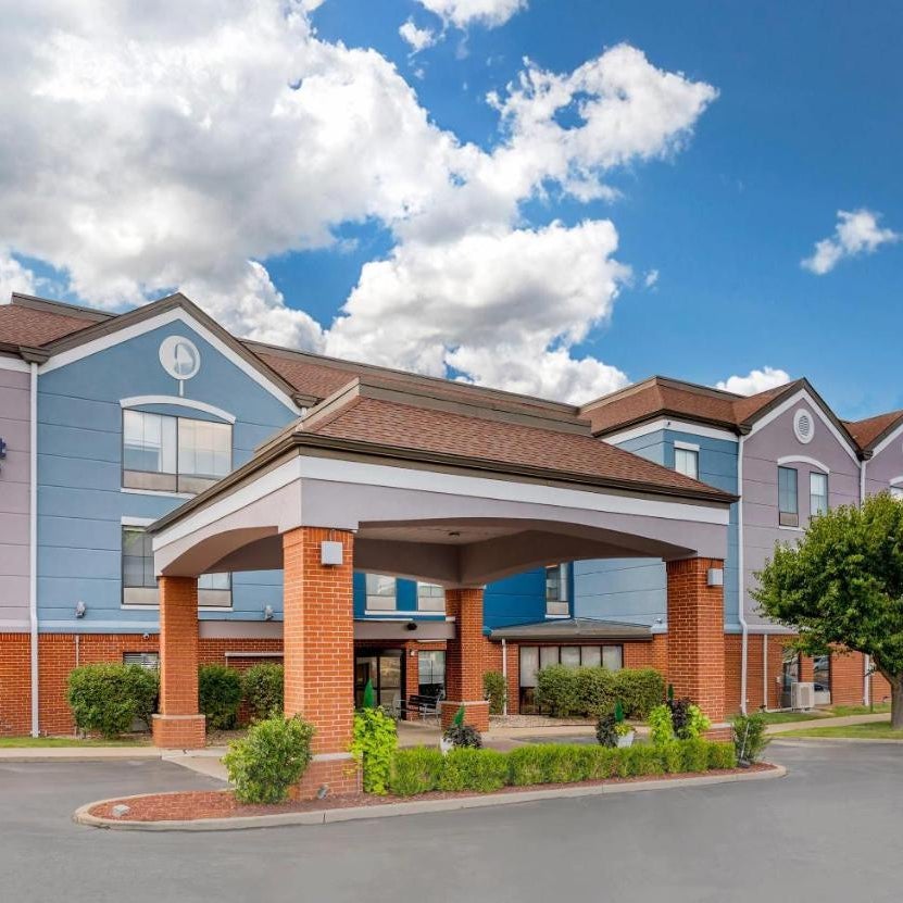 Comfort Inn & Suites Saint Louis Lafayette Square