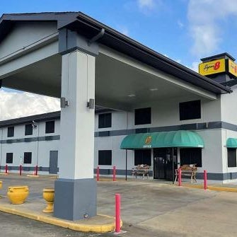 Super 8 by Wyndham League City/Kemah Area Thumbnail
