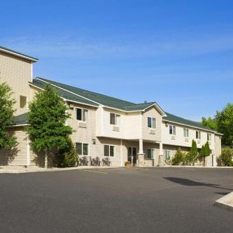 Super 8 by Wyndham Salmon Thumbnail