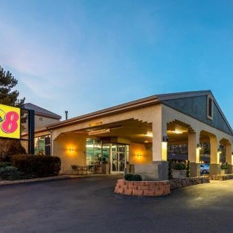 Super 8 by Wyndham Conference Center NAU/Downtown Thumbnail