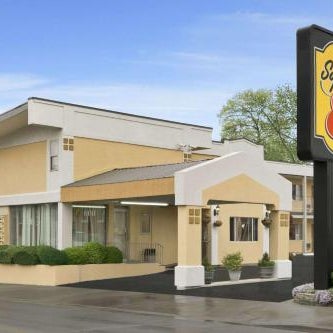 Super 8 by Wyndham Belleville St. Louis Area Thumbnail