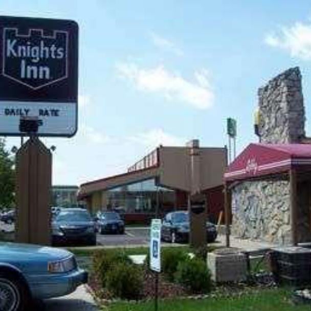 Knights Inn Rossford Thumbnail