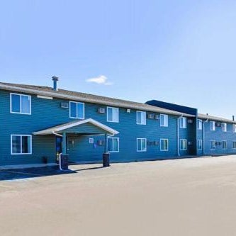 Love Hotels Staples by OYO at HWY 10 MN Thumbnail