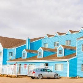 Days Inn & Suites by Wyndham Williamsburg IA North