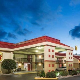 Super 8 by Wyndham Tifton Thumbnail