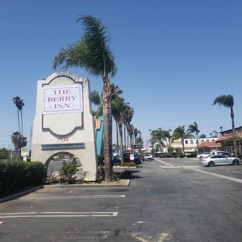 Motel 6 Buena Park, CA Anaheim Near Maingate Knotts Thumbnail