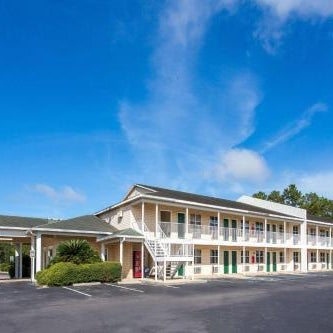 Super 8 by Wyndham Monticello Thumbnail