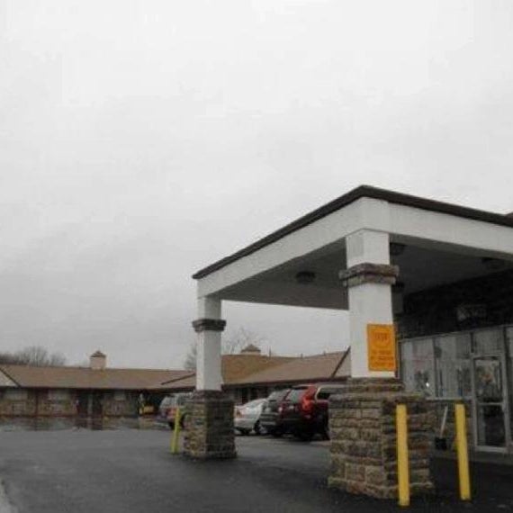 Super 8 by Wyndham Youngstown/Girard Thumbnail