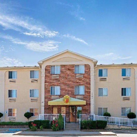 Super 8 by Wyndham Plano/Dallas Area Thumbnail