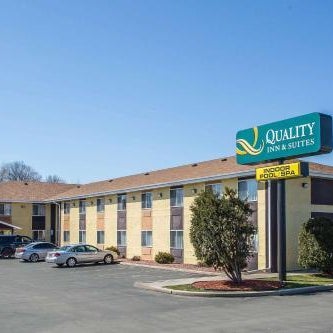 Quality Inn & Suites West Bend Thumbnail