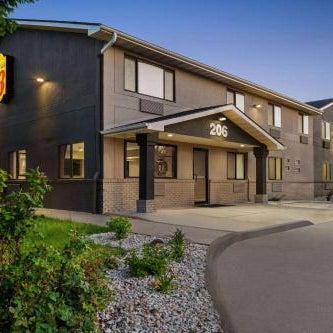 Super 8 by Wyndham Ankeny/Des Moines Area Thumbnail