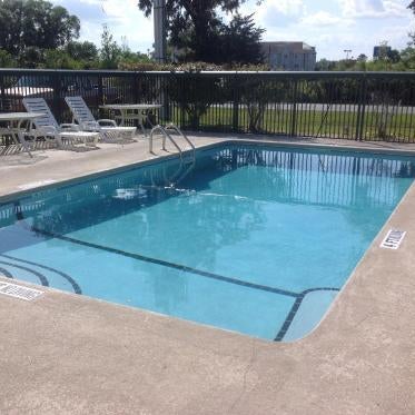 Super 8 by Wyndham Brunswick South/I-95 Thumbnail