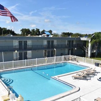Super 8 by Wyndham Ocala Thumbnail
