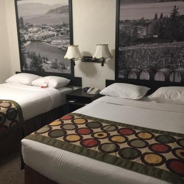 Super 8 by Wyndham Kelowna BC Thumbnail
