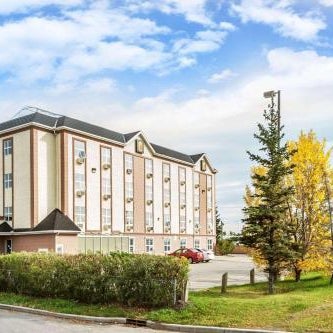 Super 8 by Wyndham Calgary/Airport Thumbnail
