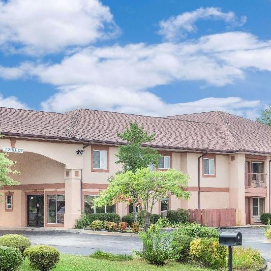 Super 8 by Wyndham Decatur Priceville Thumbnail