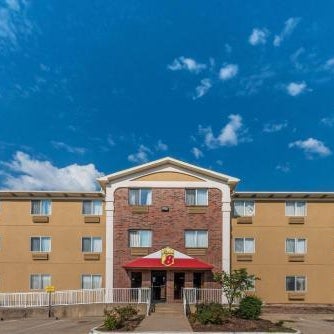 Super 8 by Wyndham Denton Thumbnail