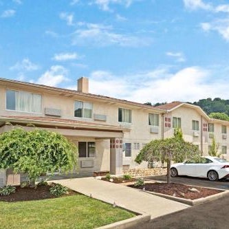 Super 8 by Wyndham Canonsburg/Pittsburgh Area Thumbnail