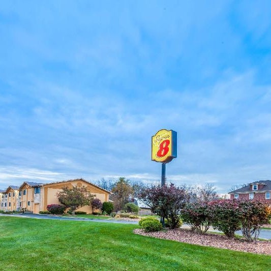 Super 8 by Wyndham Liverpool/Clay/Syracuse Area Thumbnail