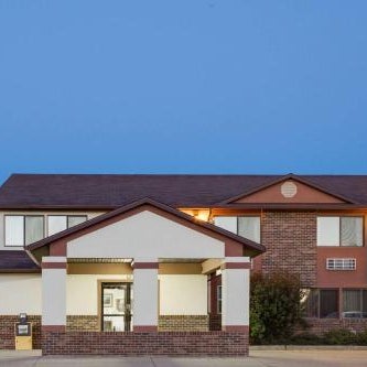 Super 8 by Wyndham Oelwein Thumbnail