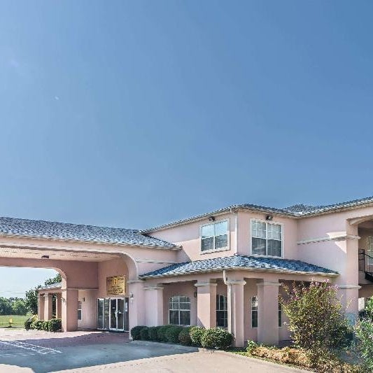 Super 8 by Wyndham Greenville Thumbnail