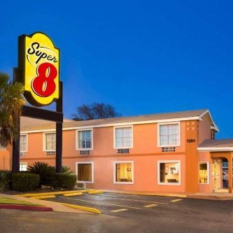 Super 8 by Wyndham Austin Downtown/Capitol Area Thumbnail