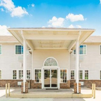 Super 8 by Wyndham Platte City Kansas City Area Thumbnail