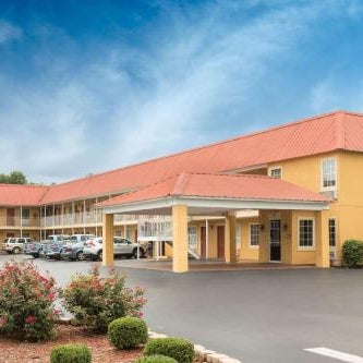 Days Inn by Wyndham Barnwell Thumbnail