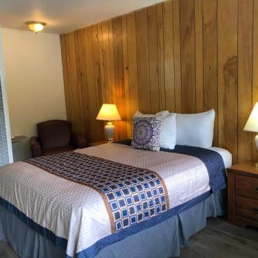 Cedar Inn & Suites Thumbnail