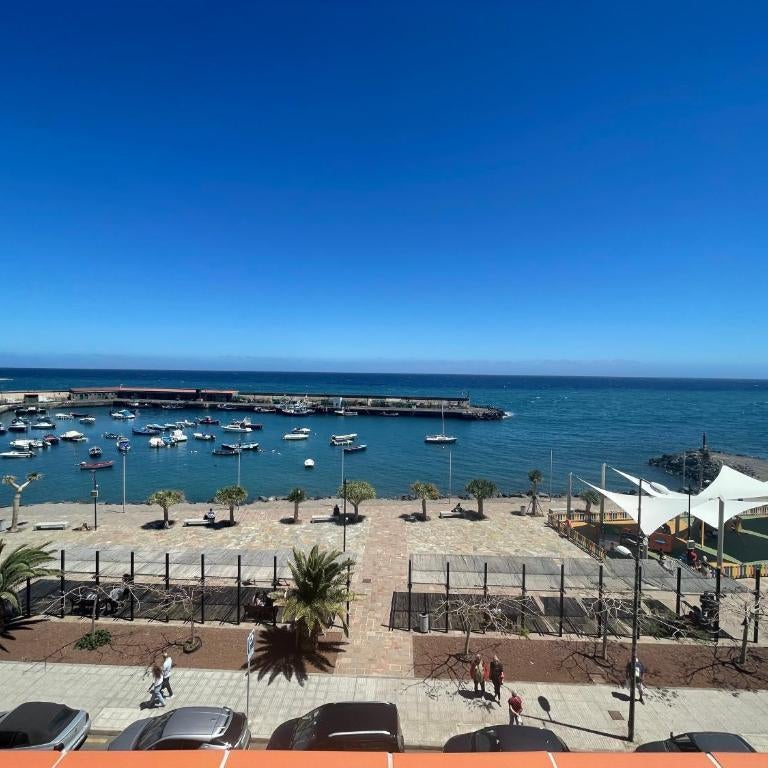 candelaria Quiet 2bedroom Apartment near the Sea FAST WIFI FAST WIFI