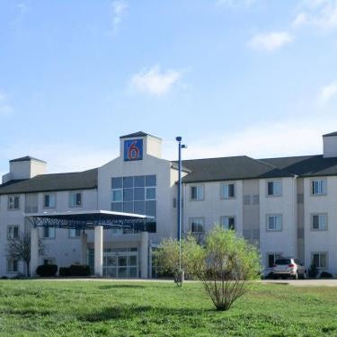Baymont by Wyndham Kingdom City Thumbnail