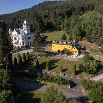 Hotel U Zámečku Cihelny Thumbnail