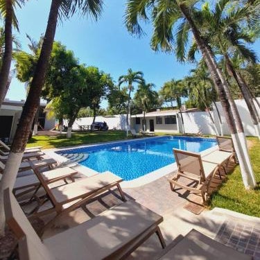 Mi Tierra Aeropuerto SAL Hotel y Restaurante Thumbnail