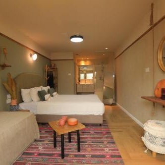 Alaya Poleg Thumbnail