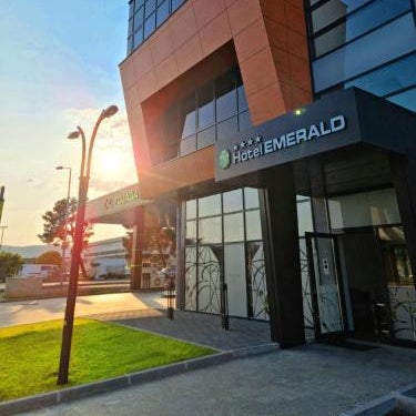 Hotel Emerald Thumbnail
