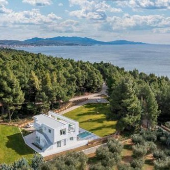 Nikiti Botanic Pool Suites