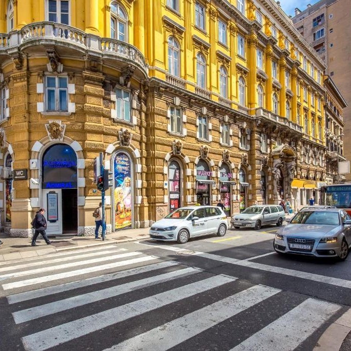 Luxury Number 1 Apartments