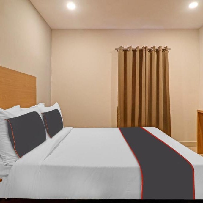 Hotel White Ridge - KPHB (Opp JNTU)