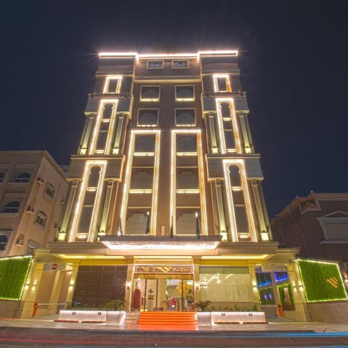 Redwaves Hotel