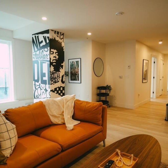 Chic Cozy Retreat - 2BR - Stunning North End Views Thumbnail