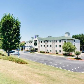 Ramada by Wyndham Lithia Springs Atlanta Thumbnail