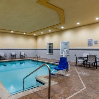 La Quinta Inn & Suites by Wyndham Claremore Thumbnail