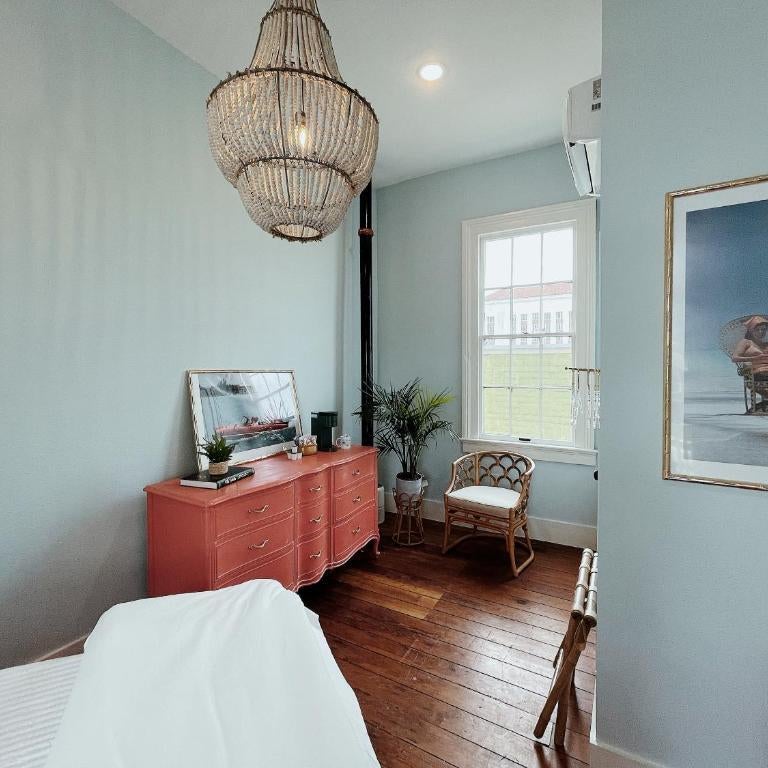 Sugar's INN Room #1 Thumbnail