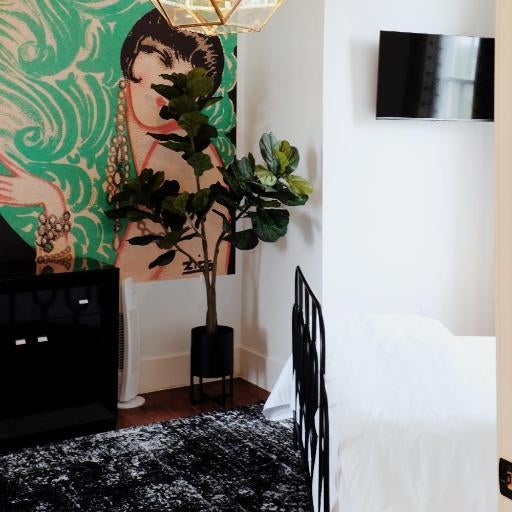 Sugars Inn Room 2 Boutique Hotel One Mile to Beach